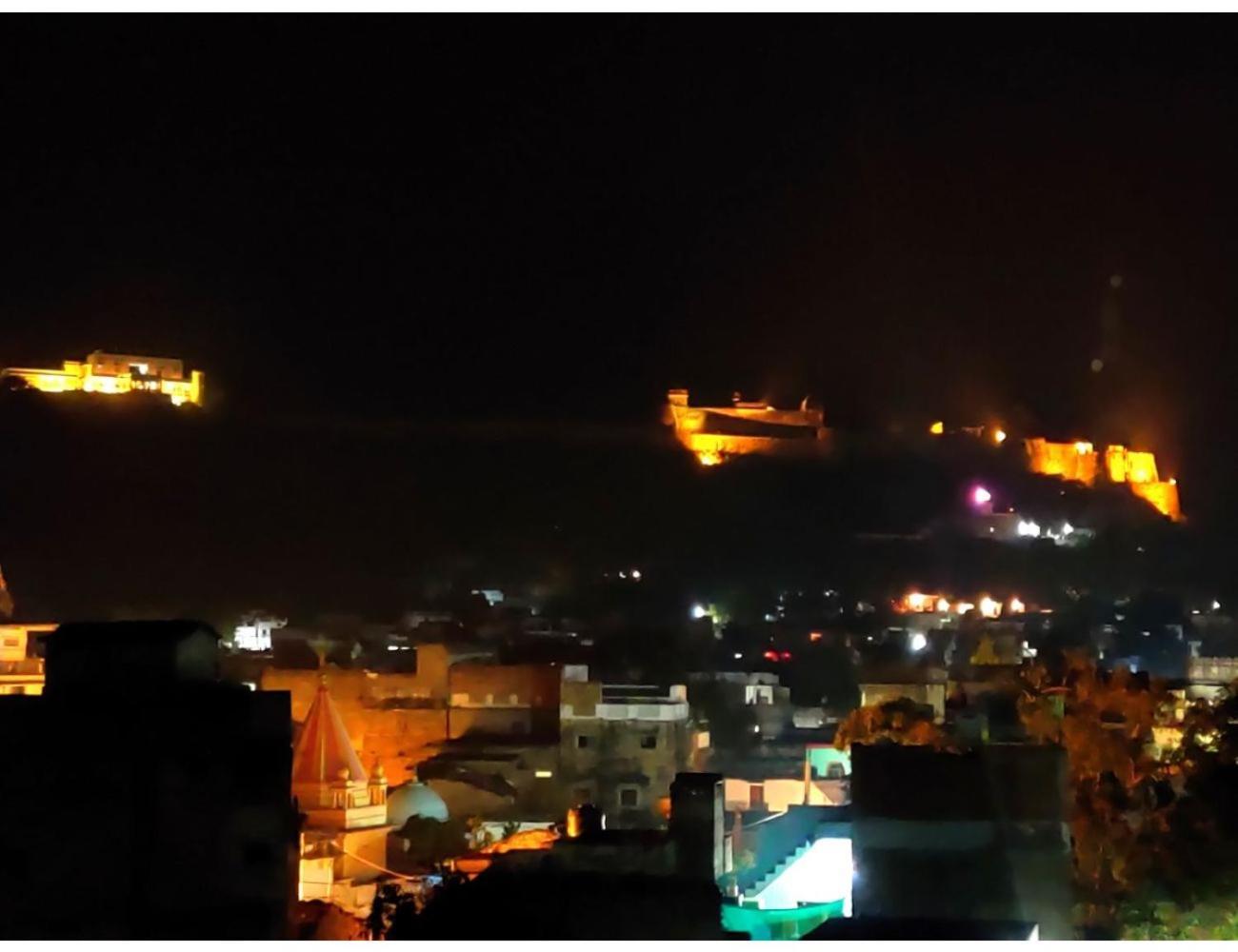 Hotel Pragati, Chanderi, Mp Exteriör bild